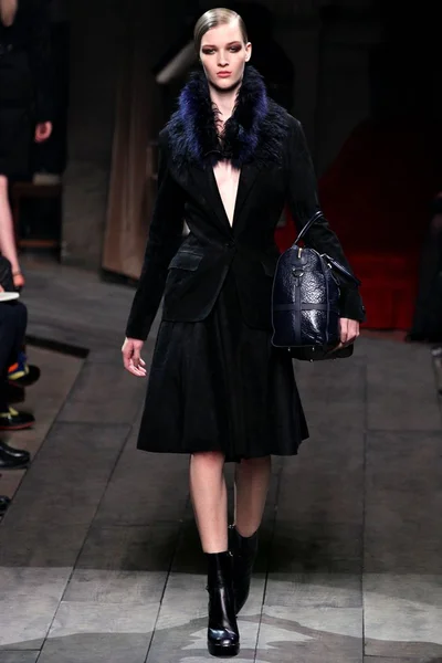 Look 15